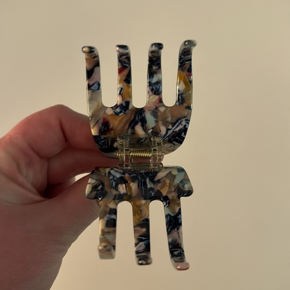 NWT Chunks Jumbo Ursa Claw Clip - Picture 3 of 4